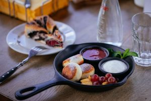 High-Protein Cottage Cheese Bites with Greek Yogurt Dip: 32g Protein Per Serving